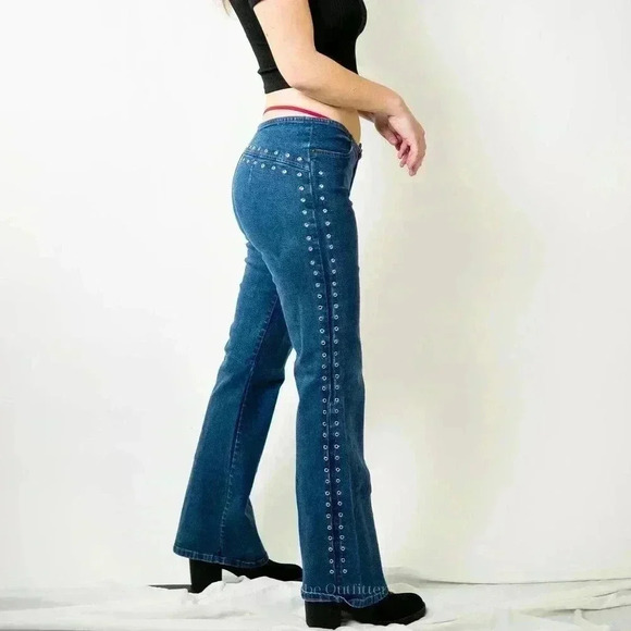 Vintage Y2K Flare Seamless Low Rise Studded Jeans - 4 - Picture 3 of 11
